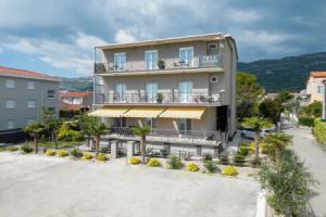 Villa Vinovo 1 Bedroom Apartment, Kaštel Kambelovac