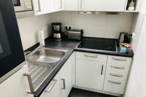 Bungalow Am Stadtwald, 24h Check-In, Вольфсбург