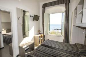 Hotel «Baia», Монтероссо-аль-Маре