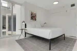 Roami at Sunny Isles, Санни-Айлс-Бич