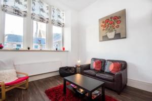 The West Wing Apartments, Инвернесс