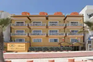 Hotel «San Vincenzo», Летоянни