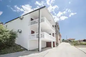 Crystal Sky Apartments, Котор