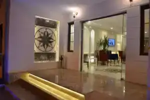 Apameia Hotel, Муданья
