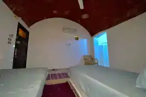 KING KASSEM nubian guest house, Асуан