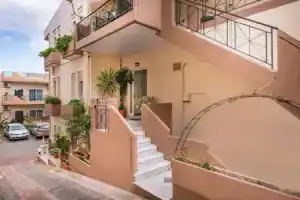 Athina Studio, Като-Даратсо