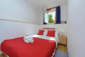 Awesome Home in Cavtat With Wifi and 1 Bedrooms, Цавтат