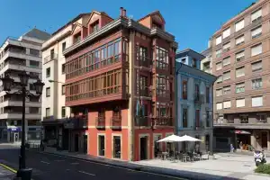 Hotel «Vetusta», Овьедо