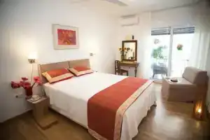Апартаменты «Rastoni Athens Suites near Acropolis at Tsatsou street», Афины