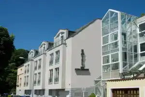 Uno Hotel Am Schlosspark, Висбаден