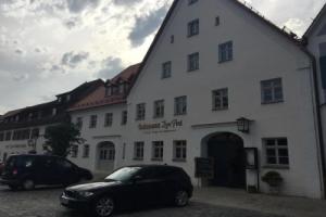 Hotel Post und Zum Schwarzen Ross, Хильпольтштайн