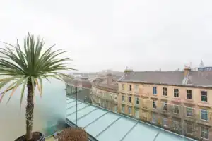 Luxury Penthouse Secc/hydro W/balcony & Parking, Глазго