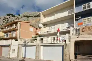 Awesome Home in Omis With Wifi and 3 Bedrooms, Омис