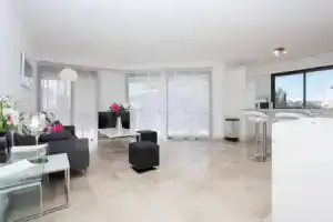 Carlton: New 2 Beds/ 2 Baths W/ Side Sea View, Канны