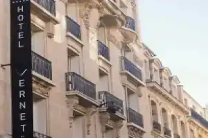 Отель «Hôtel Vernet Champs Elysées Paris», Париж