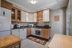Terrazas del Duque II apartment, Адехе