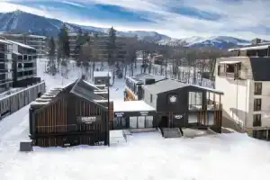 Bristol Hotel and Spa Bakuriani, Бакуриани