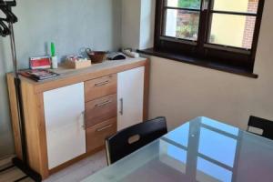 Private room with free VVO ticket & sunset view & Wi-Fi & cats in the house, Пирна