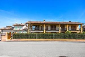 Sirmione Family Apartment, Сирмионе