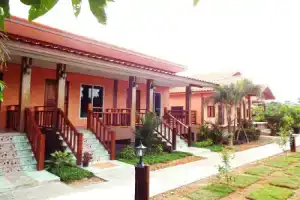 Lanta Riviera Villa Resort - Sha Certified, Остров Ланта