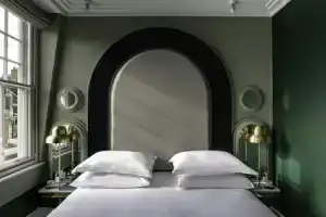 The Henrietta Hotel, Лондон