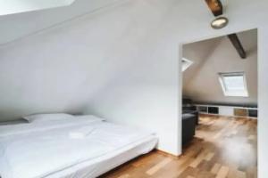 Apartment With Loft and Window Balcony, Берген