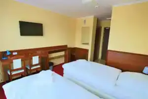 Hotel «Sill», Кельце