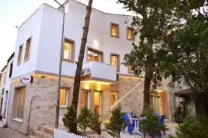 Foca Suite Apart, Енифоча