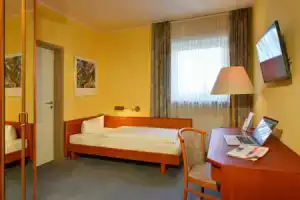 Rheinhotel Vier Jahreszeiten, Бад-Брайзиг