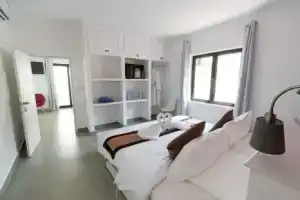 Moonlight Resort, Кох Ронг