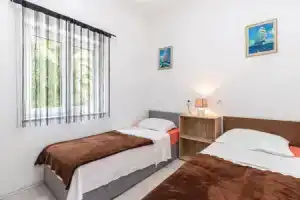 Amazing Home in Novi Vinodolski With Wifi and 2 Bedrooms, Нови-Винодолски