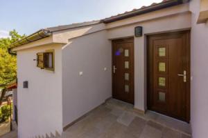 Apartment Anton CK 3 1 pax, Цриквеница