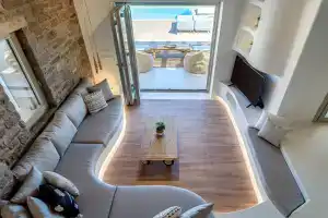 Villa Yasemin on the Rock, Калафатис