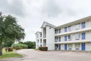 Motel 6 Grand Prairie, TX - Near Six Flags Drive, Арлингтон