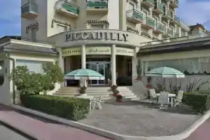 Hotel «Piccadilly», Лидо-ди-Камайоре
