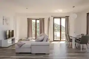 3 Bedrooms Penthouse with roof terrace Rafailovici, Бечичи