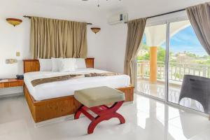 Hotel & Restaurant Chino, Самана