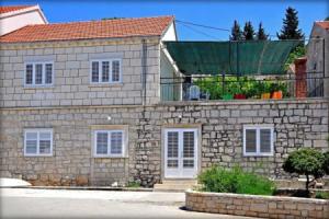 Holiday home Linda2 - 20m from the sea, Lumbarda