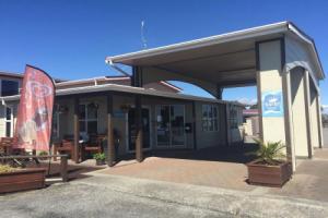 Отель «Greymouth Seaside Top 10 Holiday Park», Греймут