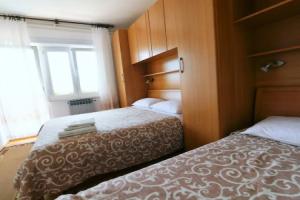 Scenic Retreat Rooms and Family Apartment, Мошеничка Драга