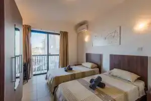 GetawaysMalta - Seashells 2-Bedroom Apartment in Bugibba, Сент-Полс-Бэй