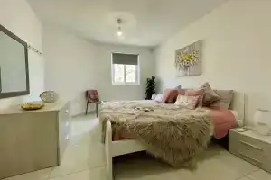 Birgu 2BR Comfort By Holihomes, Коспикуа
