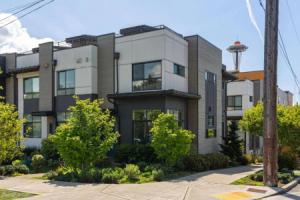 Skyline Serenity in Seattle, Seattle, Сиэтл