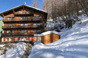 Apartment with beautiful views in Zermatt, Церматт