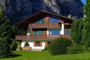 Große Gartenwohnung Haus Forelle, Сельва-ди-Валь-Гардена