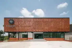 Platinum hotel, Районг