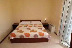 Hotel «R», Утьеха