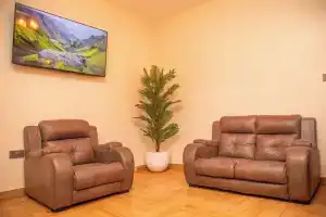 Skylark Hotel, Карату
