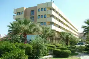 Babaylon Hotel, Чешме