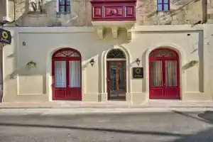 Мини-отель «Julina Boutique Living», Моста